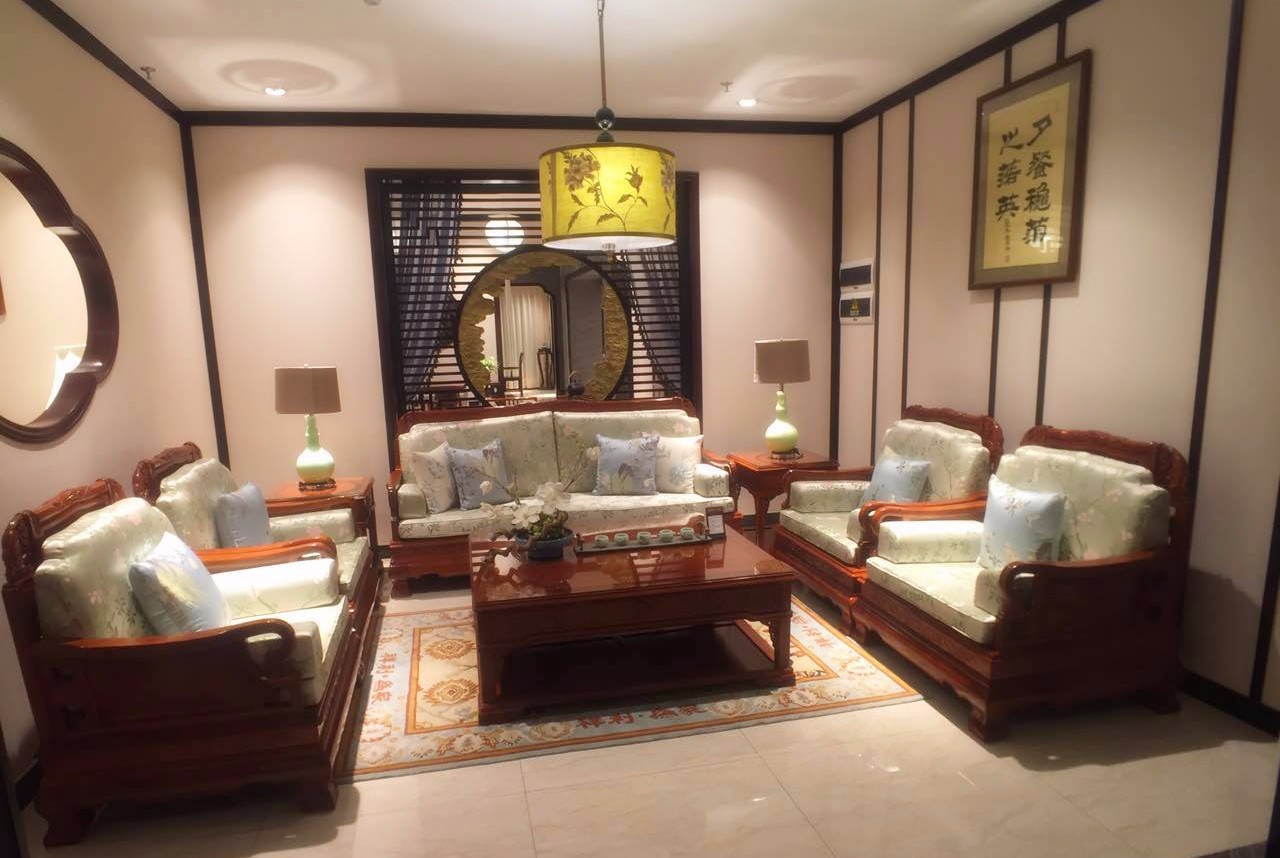 风水大师说,红木家具要这样摆才能聚财!_新浪看点