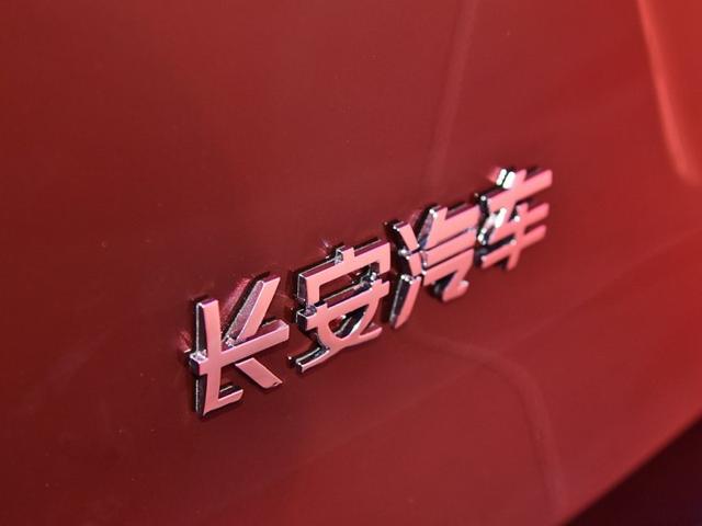 空间大宝骏730太多，长安的MPV却靠脸吃饭