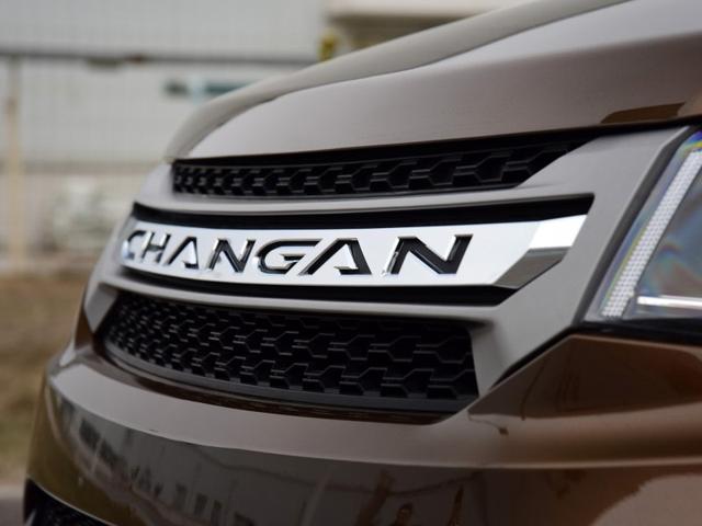 空间大宝骏730太多，长安的MPV却靠脸吃饭