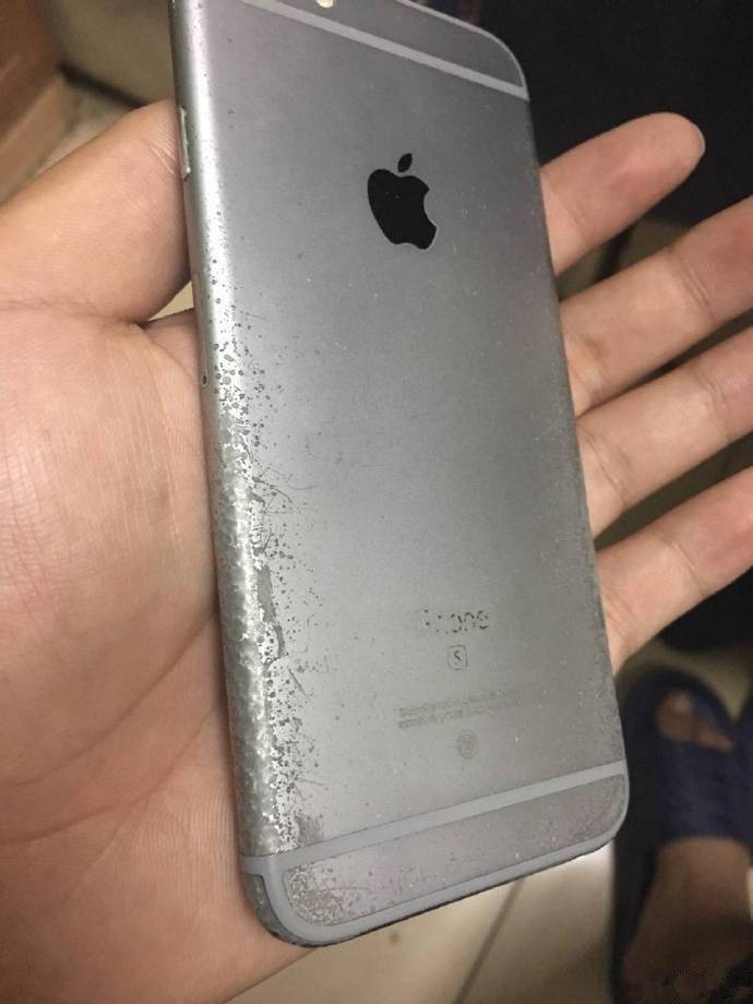 iphone6"氧化门"解决新招数:网友大改造后,瞬间变"限量版"|机身|手机