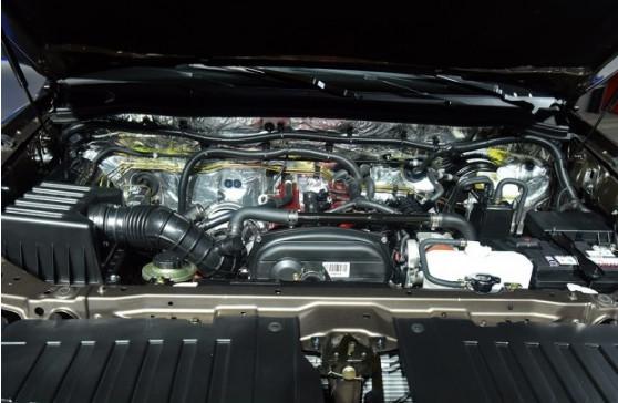 路遇土豪 “猛禽”婚车够霸气，可一打听，这车居然才卖10万出头