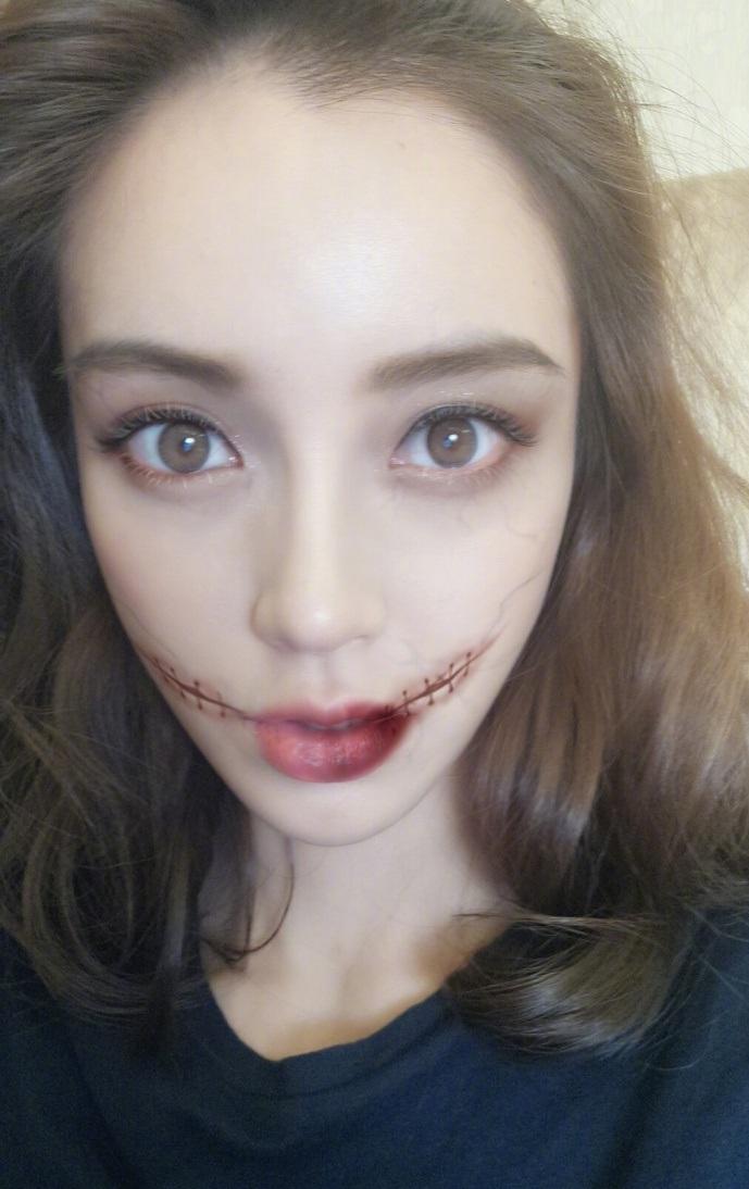 angelababy万圣节变身血腥幽灵 网友:做鬼都这么美