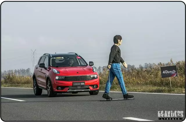 中国第一台轻奢SUV，预计17万起，但看起来、开起来都值30万！