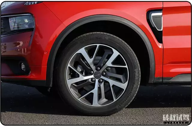 中国第一台轻奢SUV，预计17万起，但看起来、开起来都值30万！