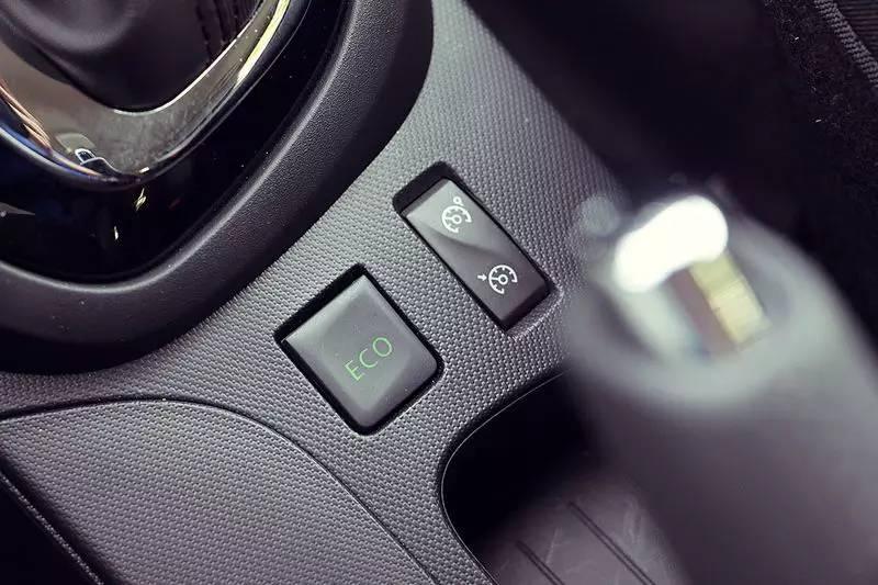 这款纯进口SUV，“五星”安全比肩沃尔沃，油耗6.2L，不到14万