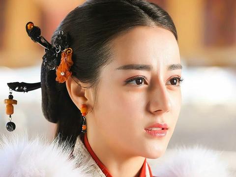 女神迪丽热巴五官太硬朗?同一个造型彻底输给