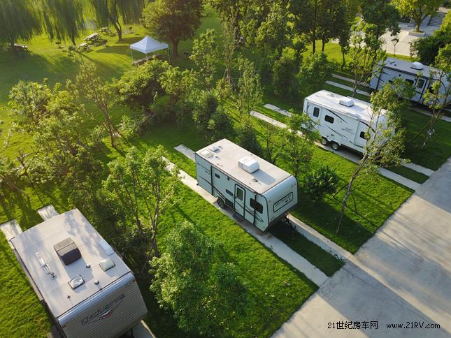 和我在成都的营地走一走 成都天际线(三圣花乡)房车露营地