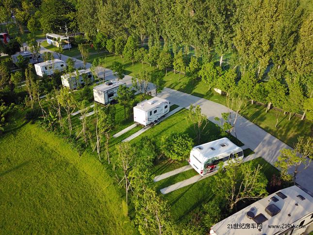 和我在成都的营地走一走 成都天际线(三圣花乡)房车露营地