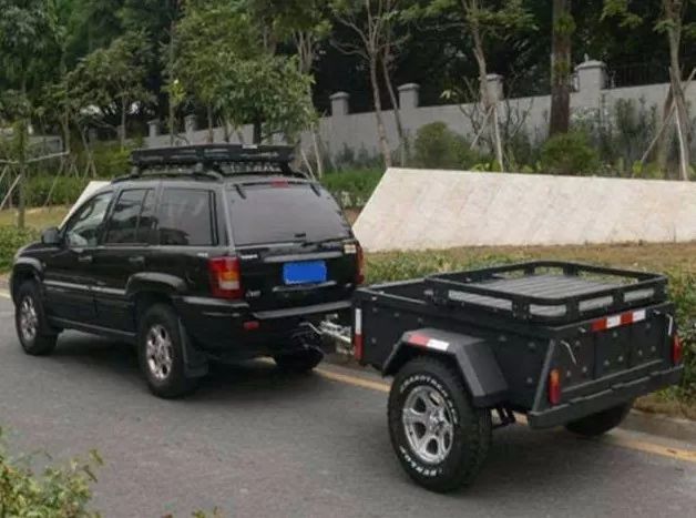 这个300元的东西号称“防追尾神器”，却人人骂其臭流氓！