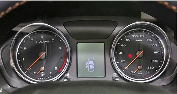 这SUV车标比肩跃马法拉利，内饰像低配版宝马，居然才6万起