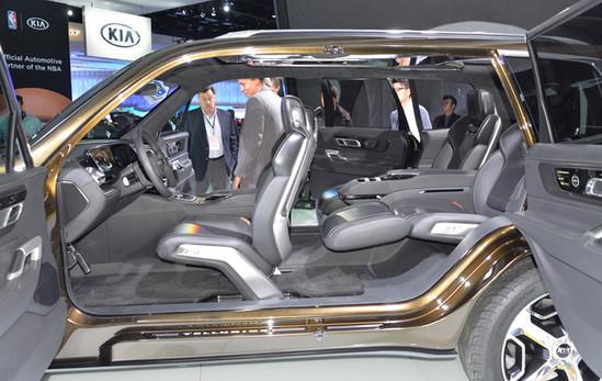 这款韩系车居然敢叫板丰田普拉多，究竟什么来头？