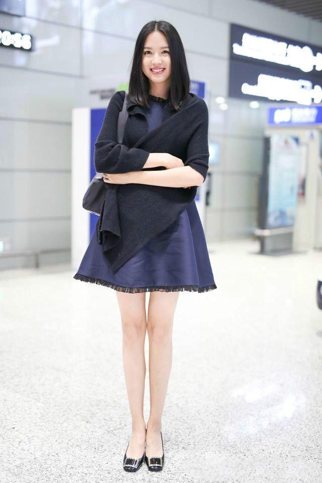 身高182照样穿迷你裙,满屏只看张梓琳的腿了!