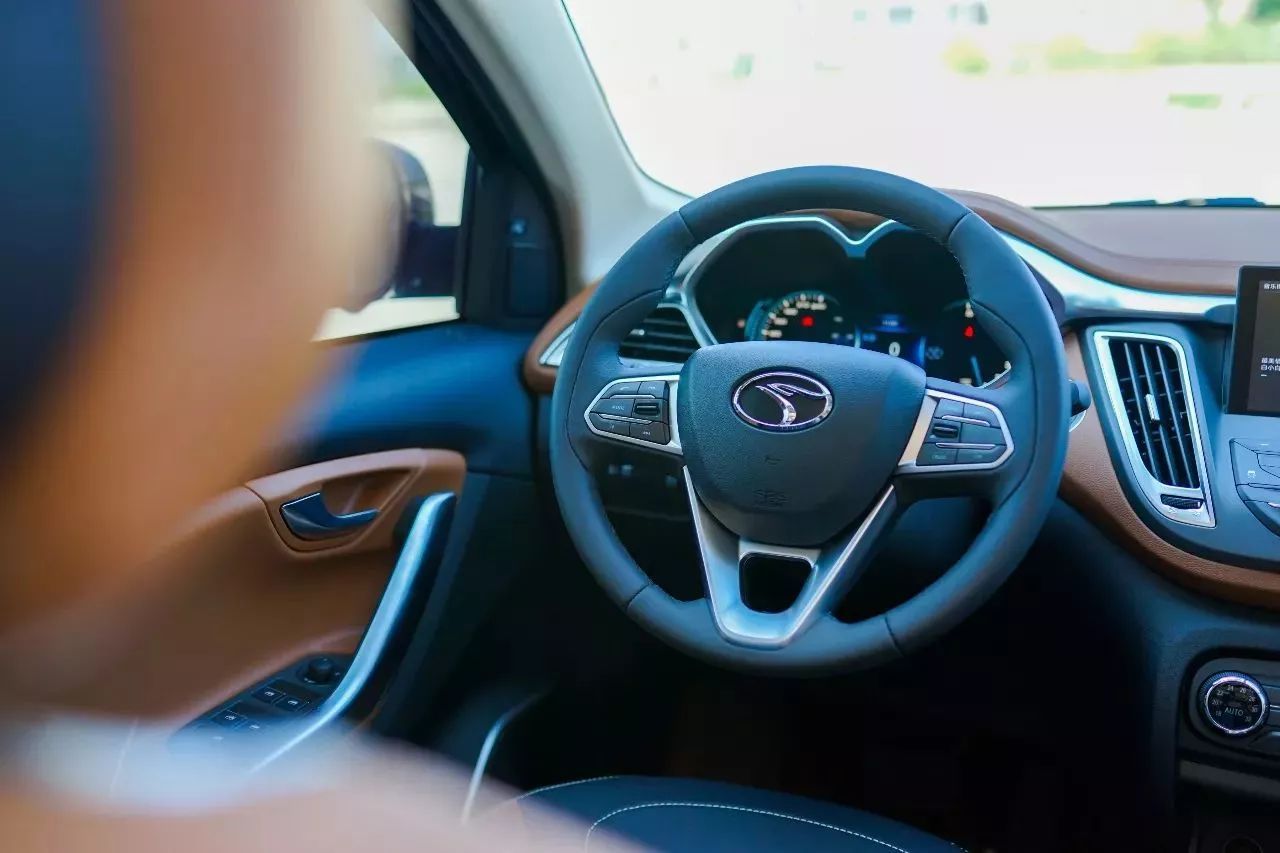 10万出头别个个只想着吉利 长城 东南这款SUV也不错