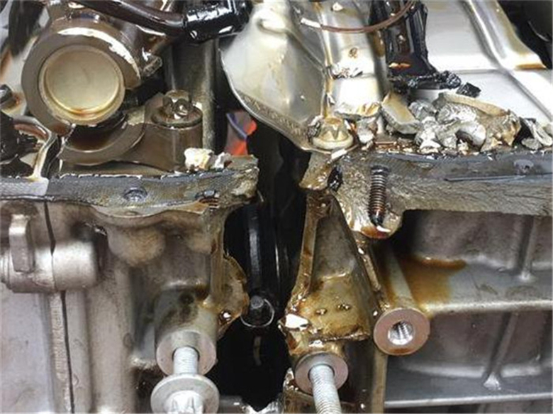50万豪车爆缸事件频发,奔驰glc发动机或存缺陷