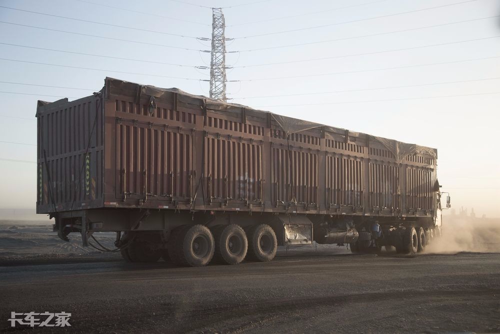 这里被称为超载的天堂,车厢加长加宽,不挂牌照,百吨王随处可见