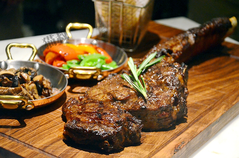 你好,猴子,我要一份超好吃的战斧牛排