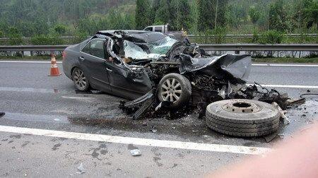 高速开车这几个大忌，不听劝的，连后悔的机会都没有