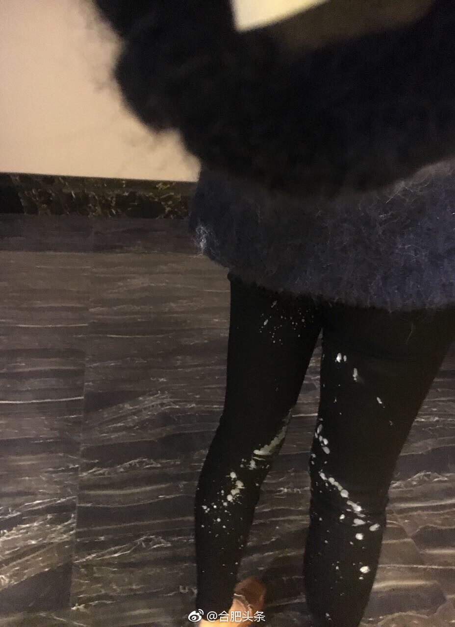 女生在合肥遭男子尾随被喷白色液体