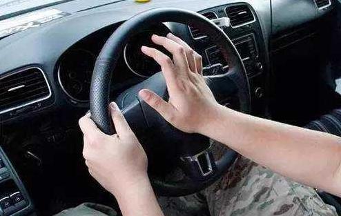 有这几种驾驶习惯，被人拖下车揍一顿都有可能，危险还惹人厌