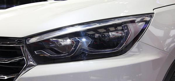 这SUV车标比肩跃马法拉利，内饰像低配版宝马，居然才6万起