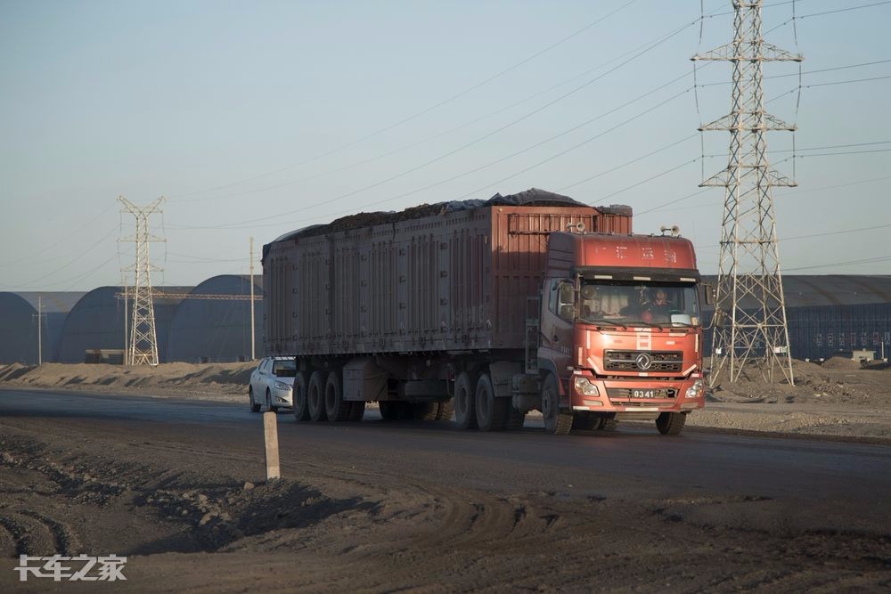 这里被称为超载的天堂,车厢加长加宽,不挂牌照,百吨王随处可见