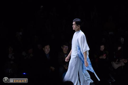 中国国际时装周：生活在左2018SS春夏新品发布会