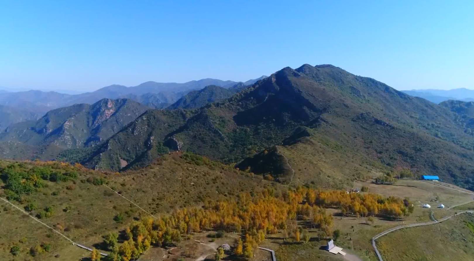 这个地方不仅风景优美，而且历史丰富