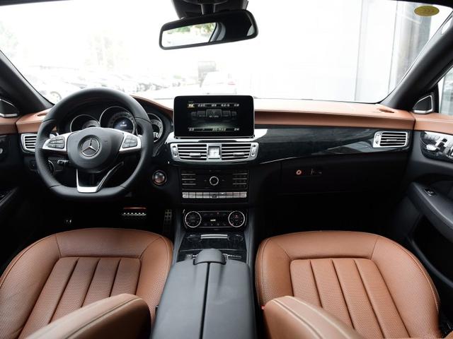 E级的亲儿子却是S级底盘，入门的豪华轿跑界，它依旧无敌