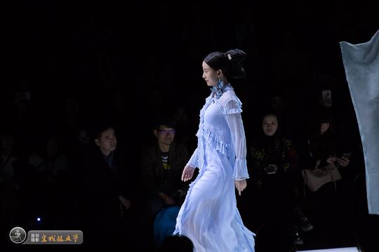中国国际时装周：生活在左2018SS春夏新品发布会