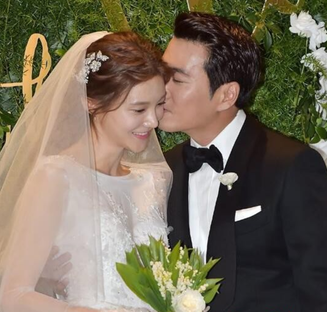 宋宋夫妇大婚,这才是太阳的后裔大结局,盘点那些因戏结缘的韩星