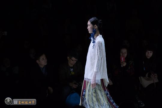 中国国际时装周：生活在左2018SS春夏新品发布会