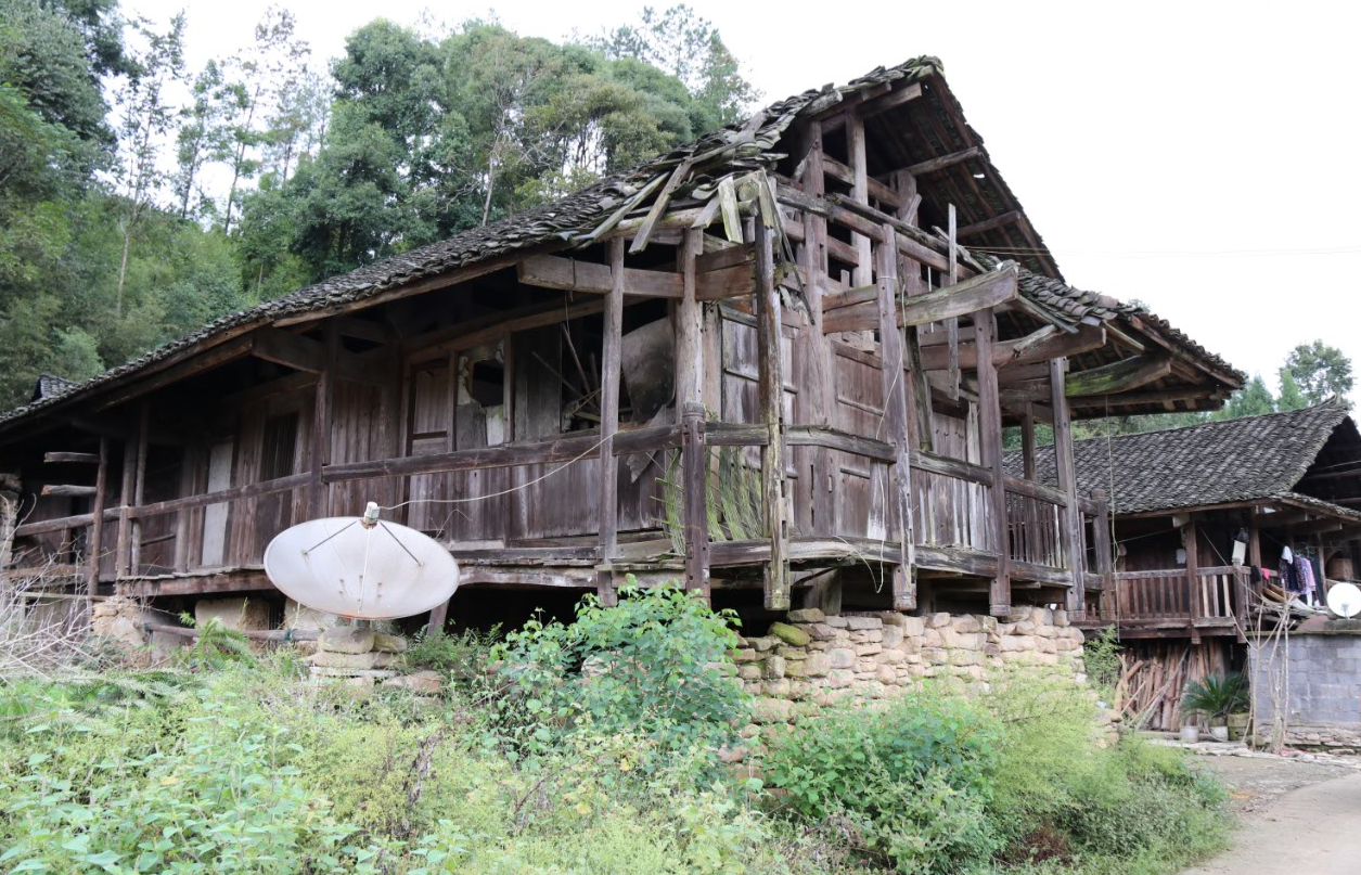 农村老的吊脚楼,这吊脚楼你们那里还有没有?