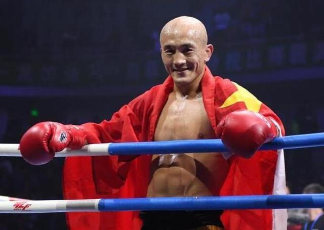 一龙带伤参赛,方便和王洪祥力挺,能上擂台你已经赢了