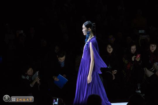 中国国际时装周：生活在左2018SS春夏新品发布会