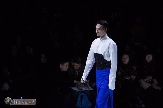 中国国际时装周：生活在左2018SS春夏新品发布会