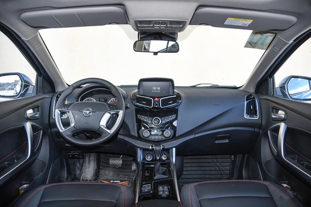 很多地方它成了“街车”，性价比比哈弗高，看不起马自达