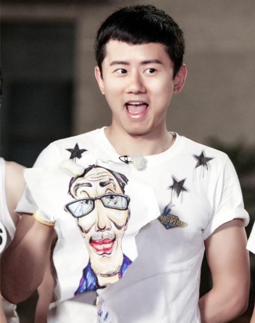 张杰换发型了现在的帅吗