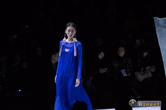 中国国际时装周：生活在左2018SS春夏新品发布会