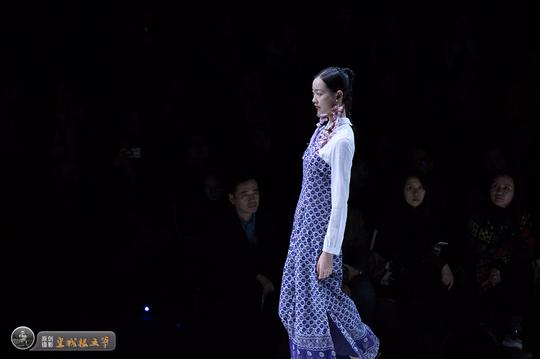 中国国际时装周：生活在左2018SS春夏新品发布会