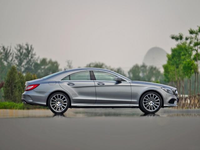 E级的亲儿子却是S级底盘，入门的豪华轿跑界，它依旧无敌