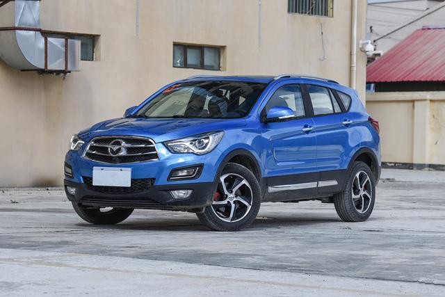 很多地方它成了“街车”，性价比比哈弗高，看不起马自达