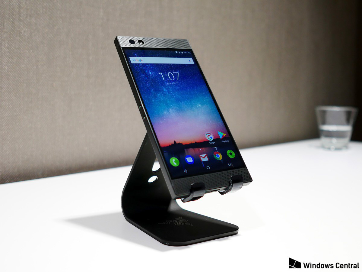 搭载120hz 高刷新率 2k 屏,雷蛇发布游戏旗舰 razer phone