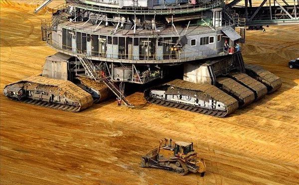 地球十大陆地霸主，我敢保证你一台都没见过！