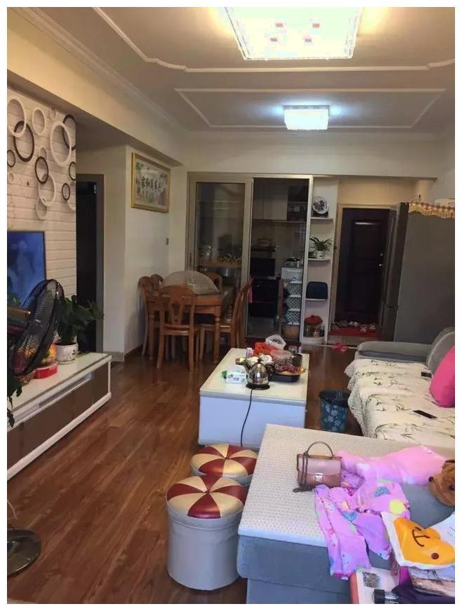 房子装修才半年, 现在看起来就成这样, 真心疼当时花的20万