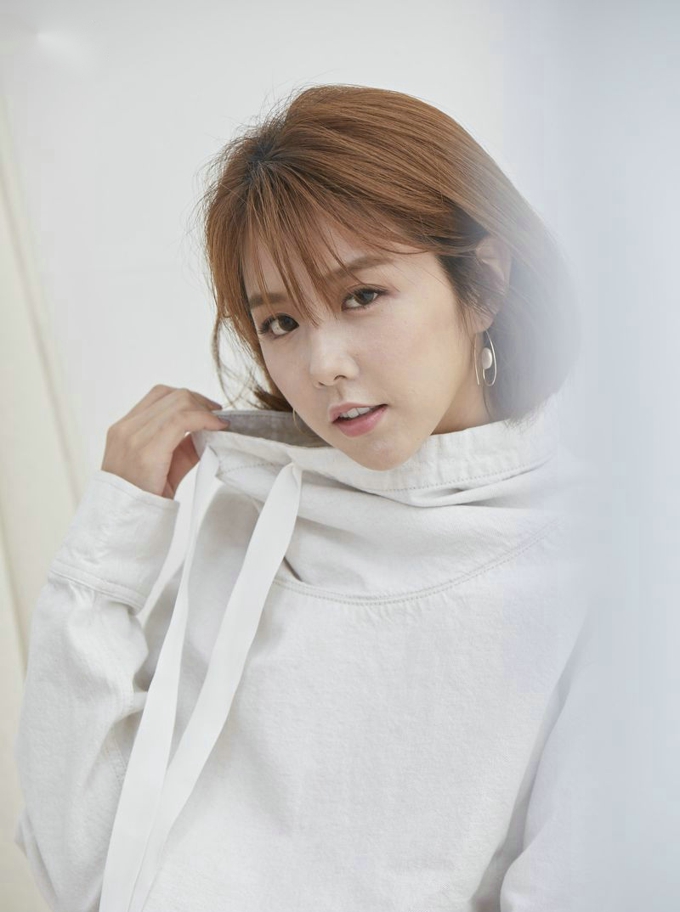 邵雨薇甜美写真 可爱又俏皮