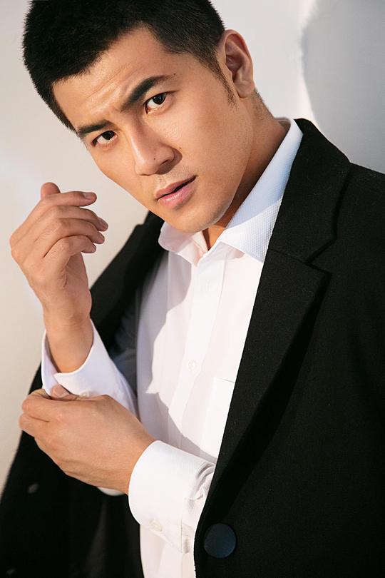 《龙虾刑警》定档12月8王铮王千源巅峰对决