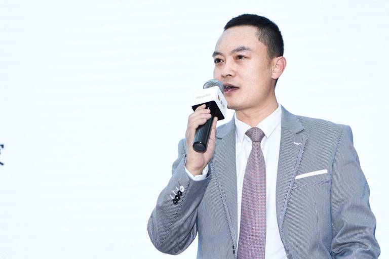 掌阅签约作家冰河做现场发言.