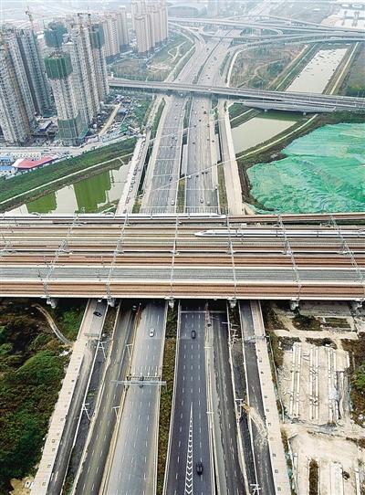 北三环东三环互通式立交桥 建设国家中心城市,畅通郑州当先行.