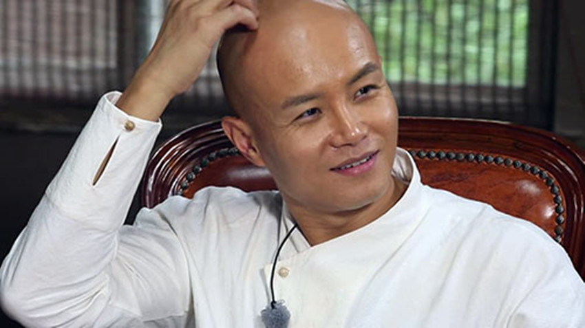 自己离婚三次却是最出名情感专家,在娱乐圈劣迹斑斑