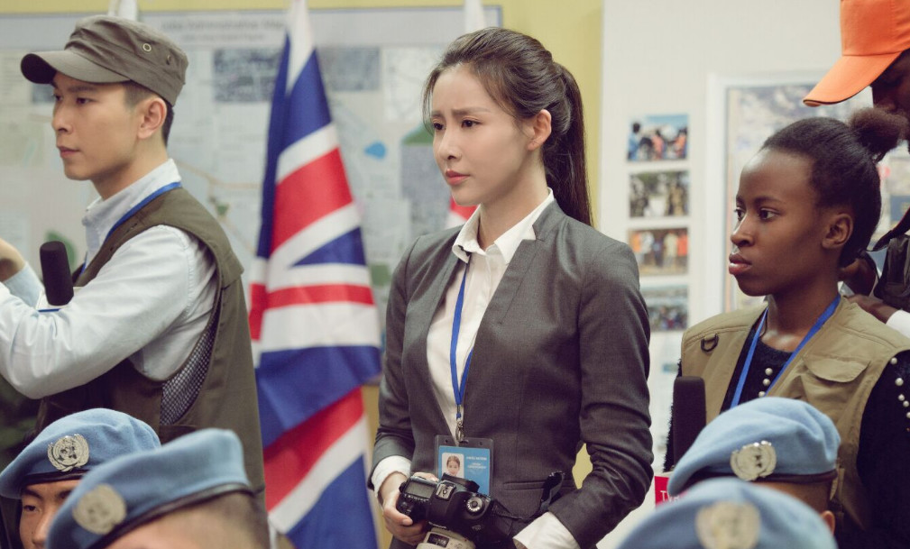 今年10月主演的中国首部维和题材电视剧《维和步兵营》剧中饰演果敢